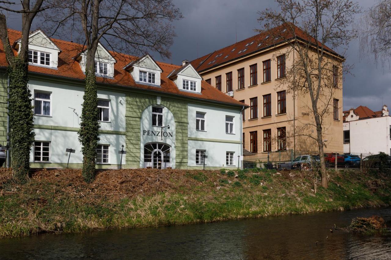 Litvan Sunset Apartments Ceske Budejovice Ngoại thất bức ảnh