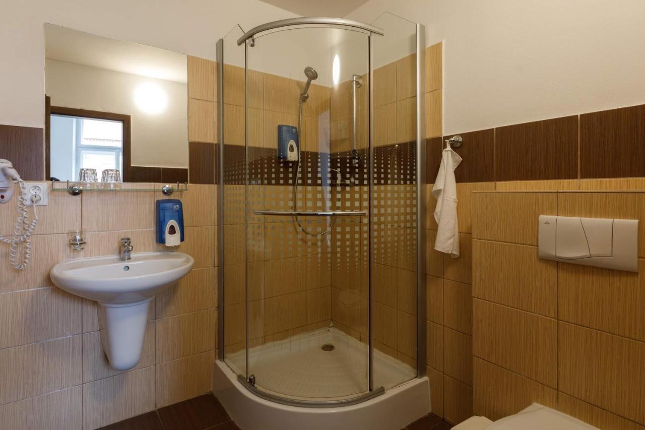 Litvan Sunset Apartments Ceske Budejovice Ngoại thất bức ảnh