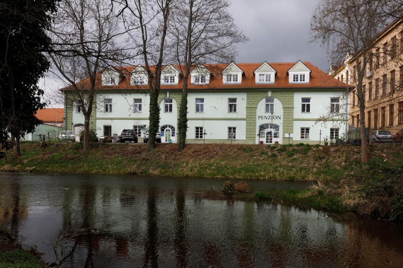Litvan Sunset Apartments Ceske Budejovice Ngoại thất bức ảnh
