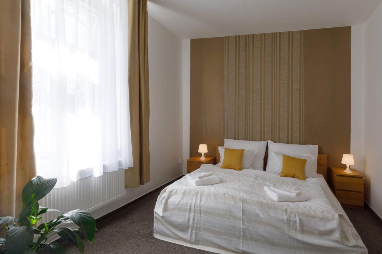 Litvan Sunset Apartments Ceske Budejovice Ngoại thất bức ảnh
