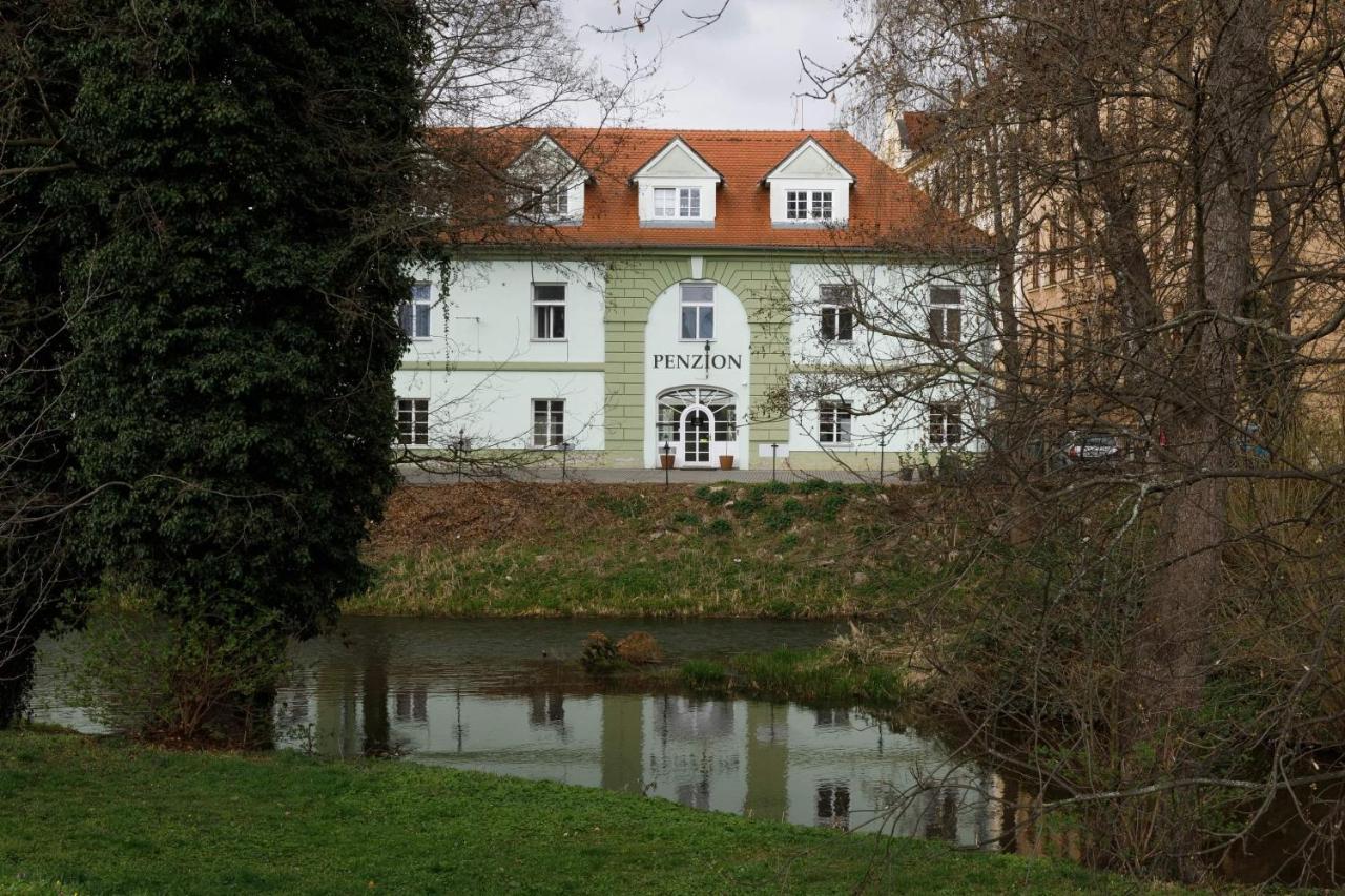 Litvan Sunset Apartments Ceske Budejovice Ngoại thất bức ảnh